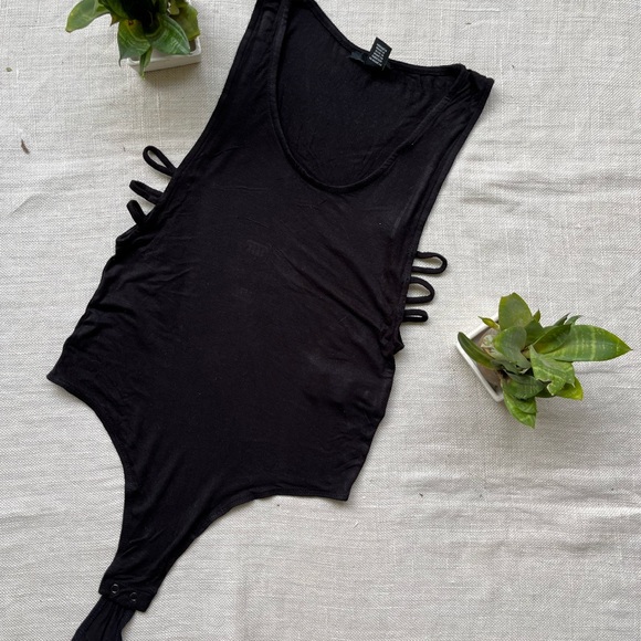 NWOT Forever21 Black Deep Armhole Bodysuit - Picture 3 of 8